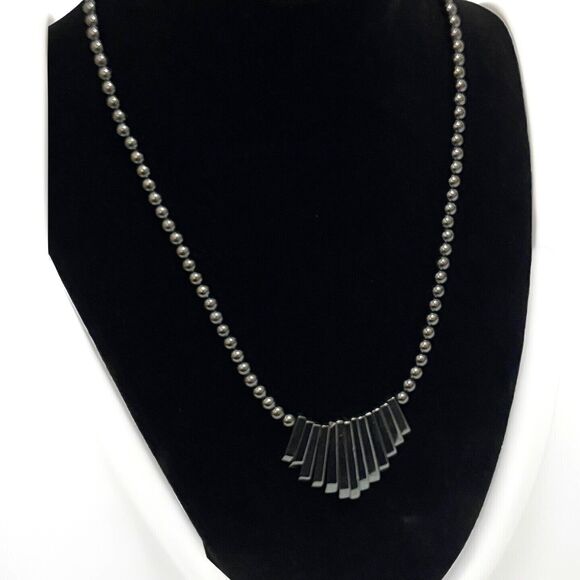 Stunning Black Hematite Fan Necklace, 16 Inch - Picture 1 of 3